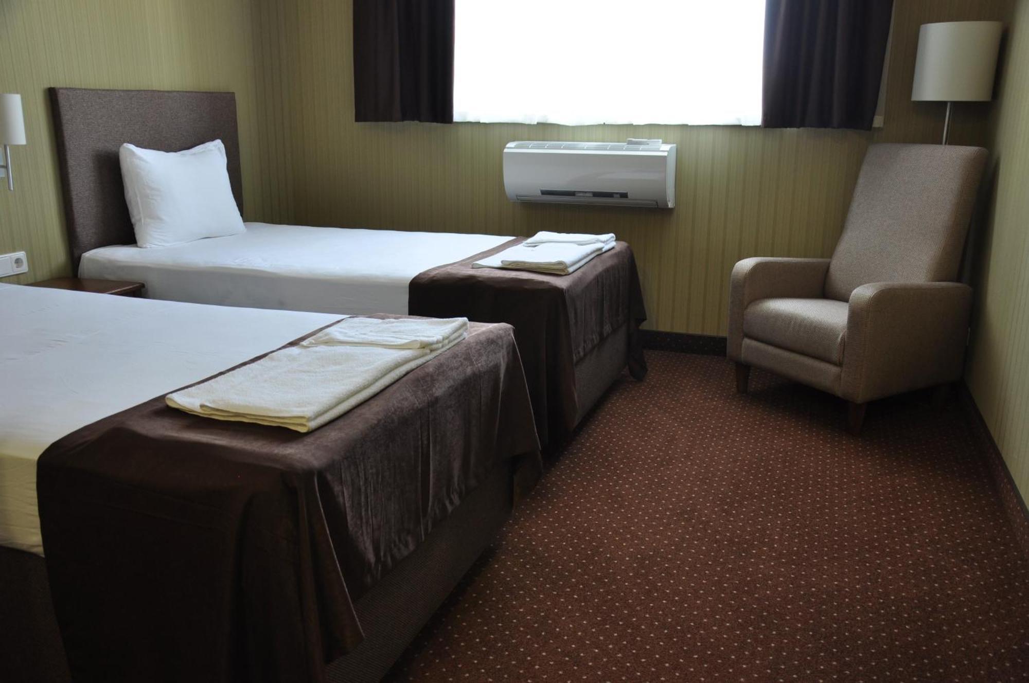 Hotel 7Ya Krasnosilske ภายนอก รูปภาพ