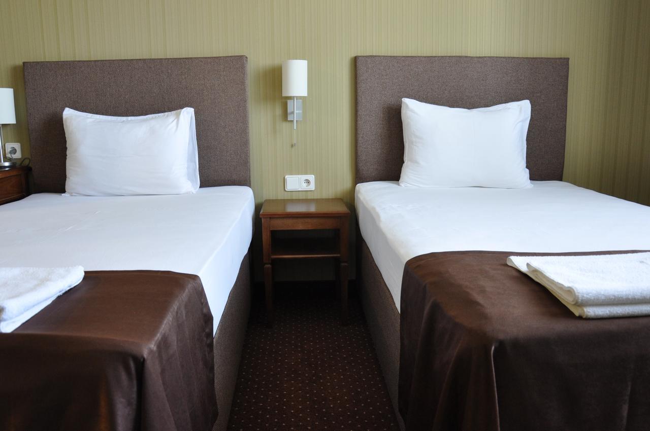Hotel 7Ya Krasnosilske ภายนอก รูปภาพ